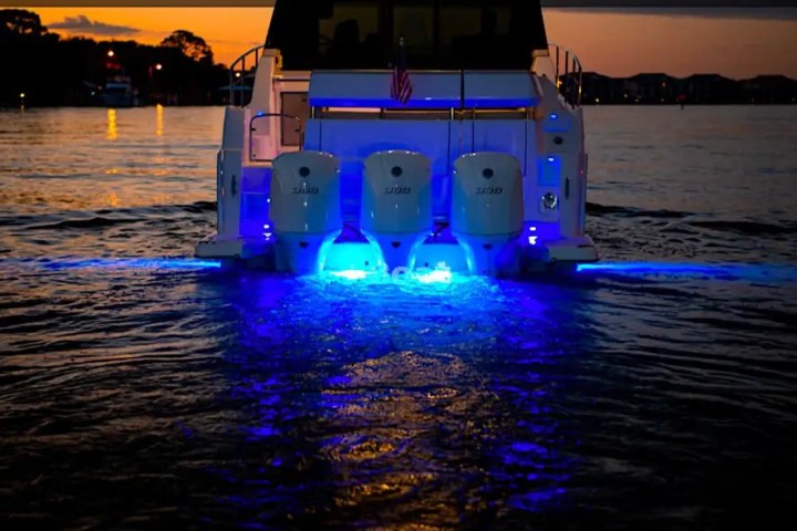 40' Regal - Boat Rental in Tampa, Florida