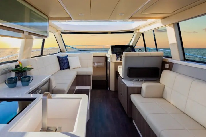 40' Regal - Boat Rental in Tampa, Florida