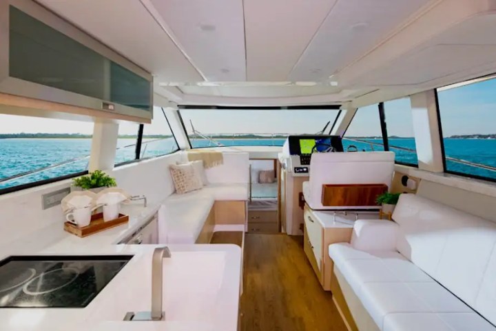 40' Regal - Boat Rental in Tampa, Florida