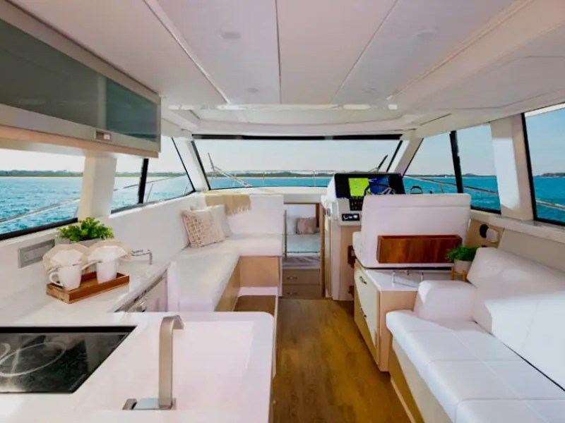 40' Regal - Boat Rental in Tampa, Florida