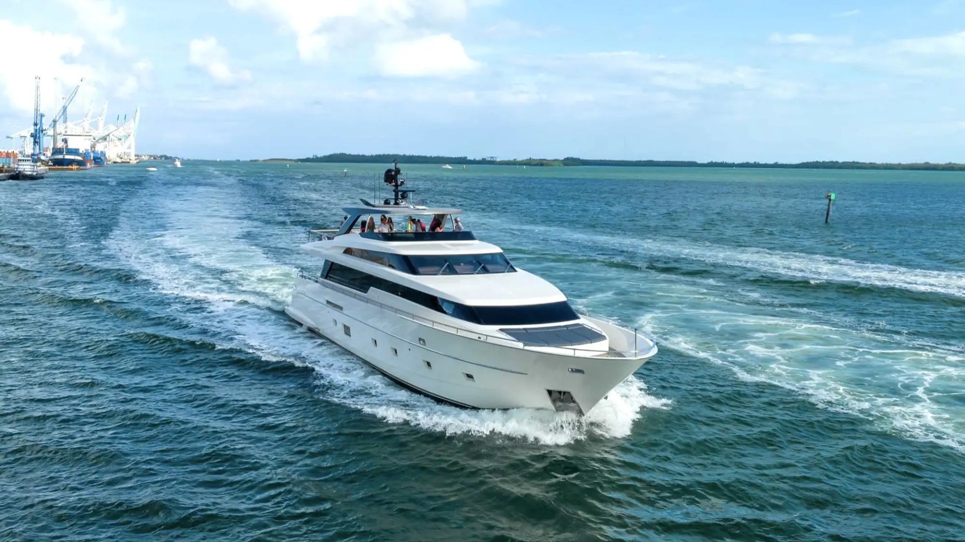 97' San Lorenzo - Yacht Rental in Miami Beach, Florida