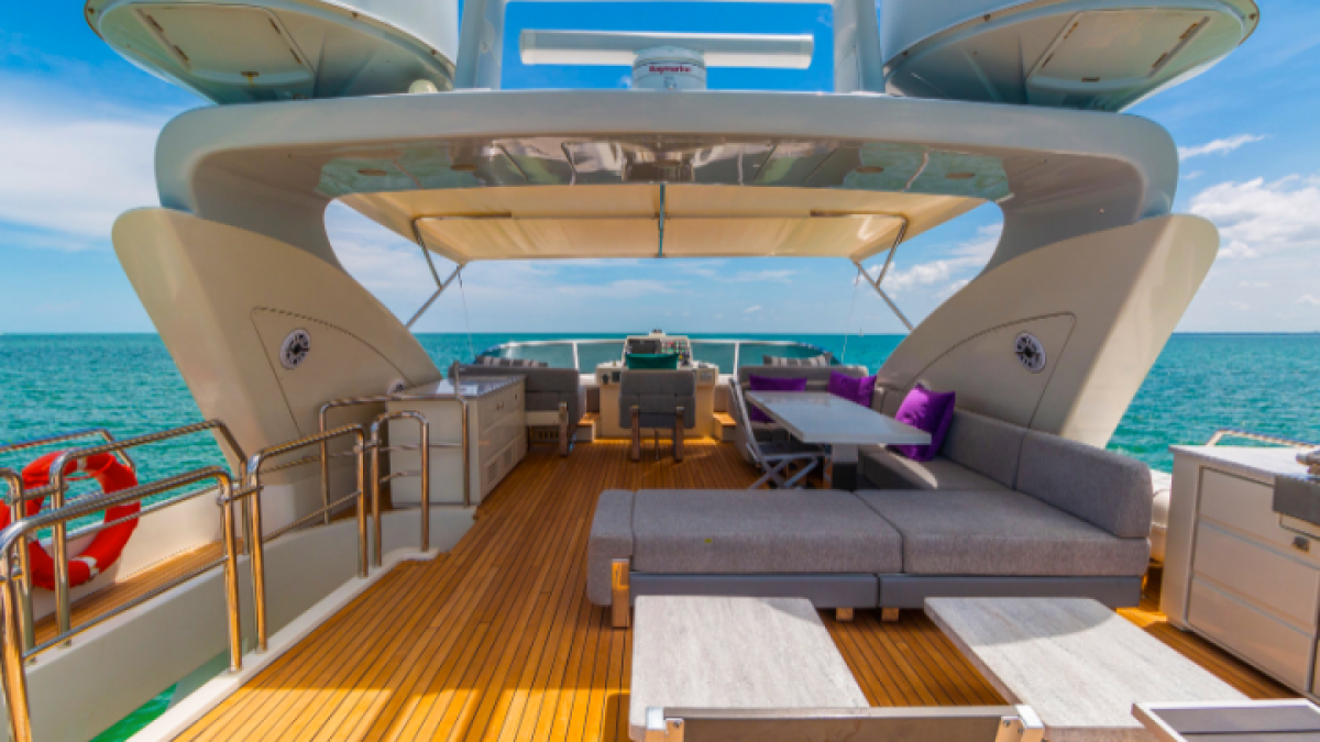 Flybridge lounge seating on 103′ Azimut Miami