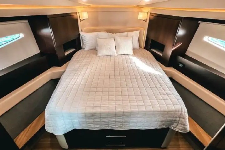 42' Regal - Boat Rental in St. Petersburg, Florida