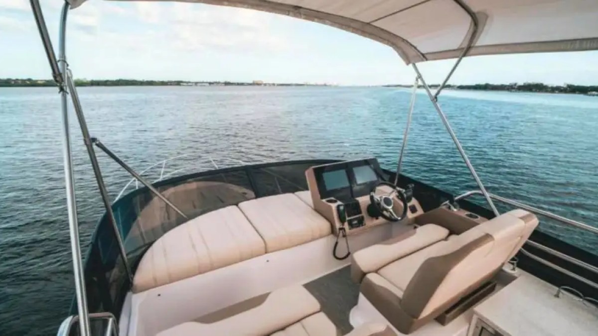 42' Regal - Boat Rental in St. Petersburg, Florida