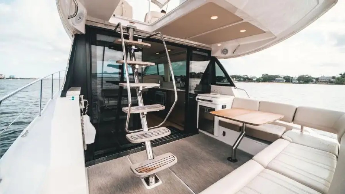 42' Regal - Boat Rental in St. Petersburg, Florida