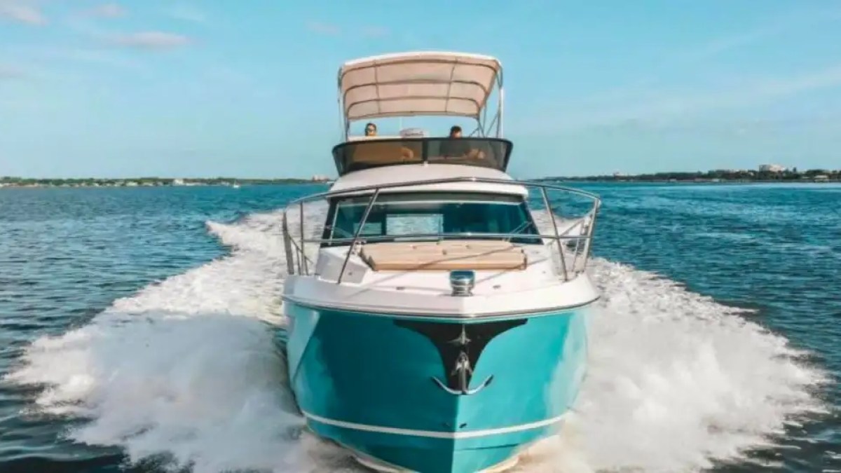 42' Regal - Boat Rental in St. Petersburg, Florida
