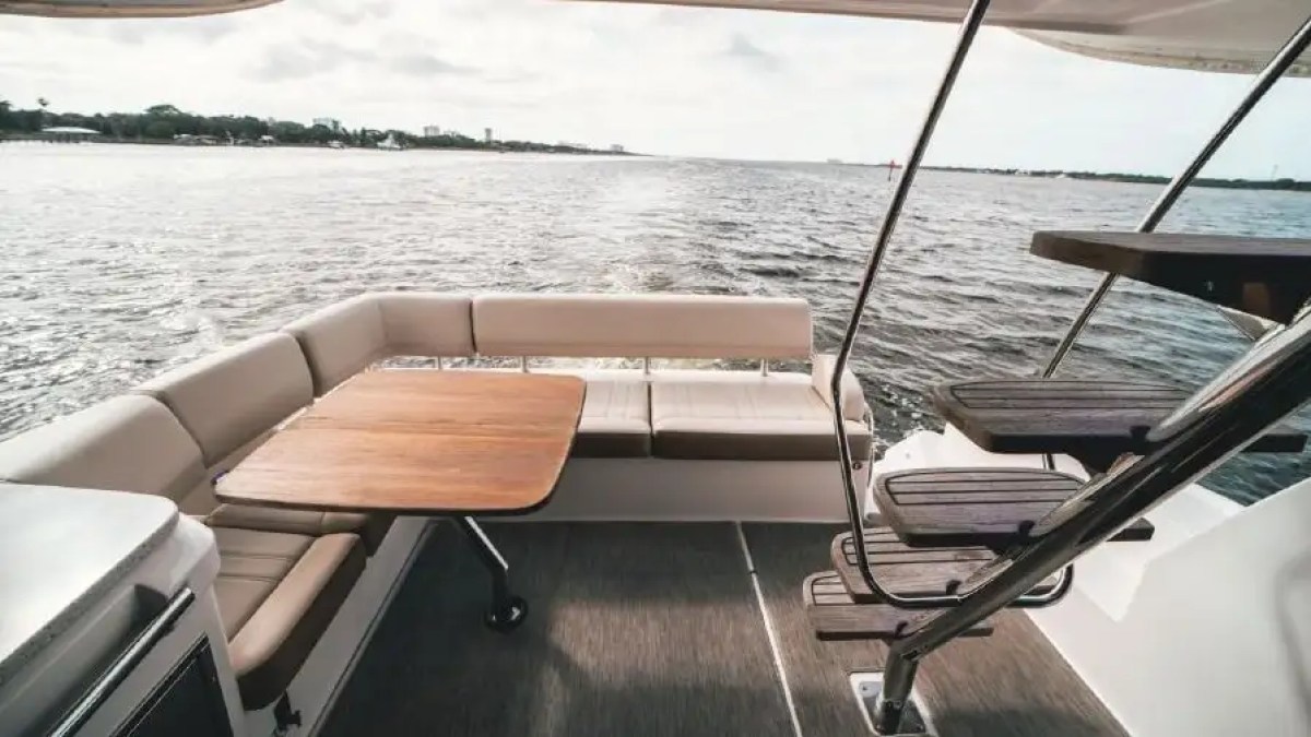 42' Regal - Boat Rental in St. Petersburg, Florida