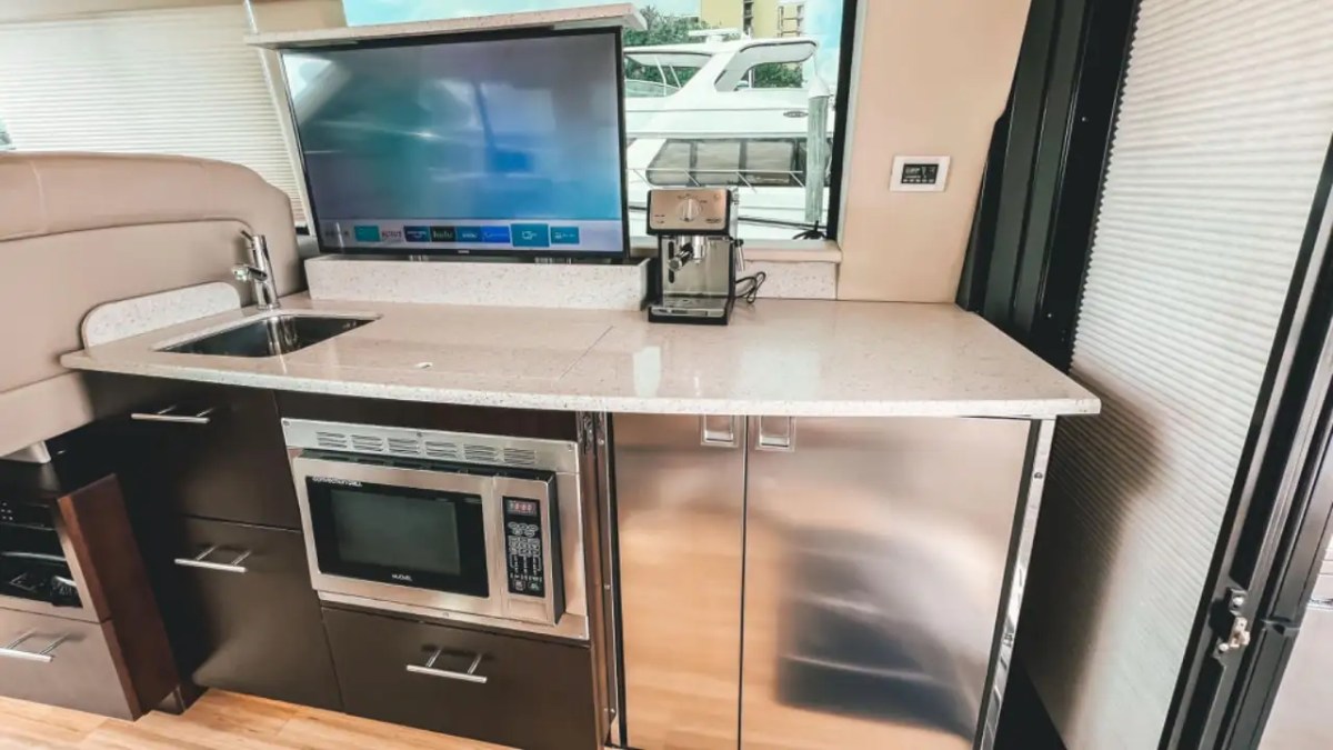 42' Regal - Boat Rental in St. Petersburg, Florida