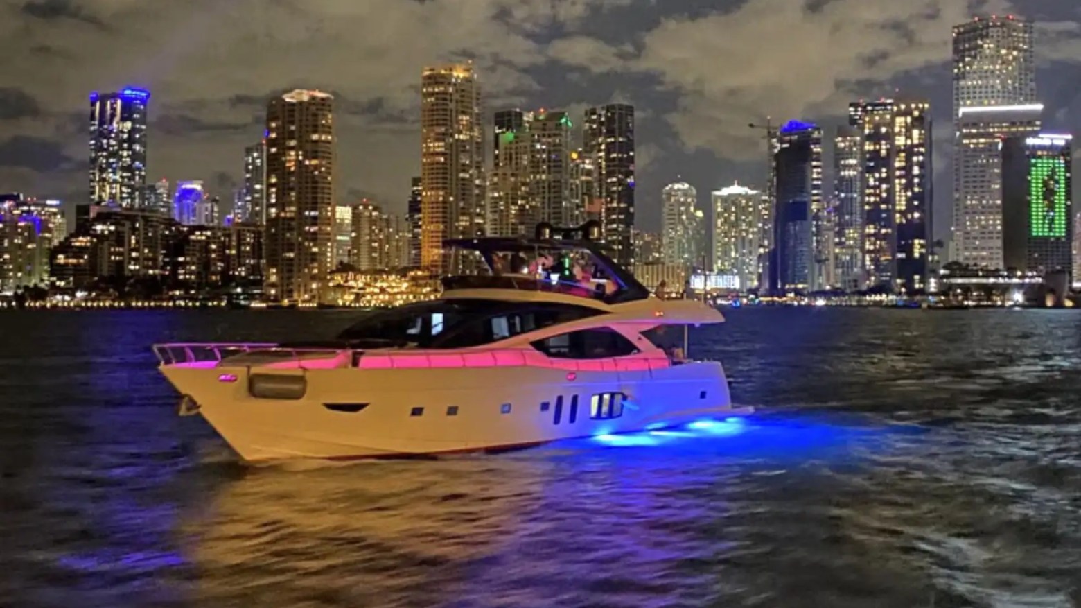 80' Astondoa - Yacht Rental in Fort Lauderdale, Florida