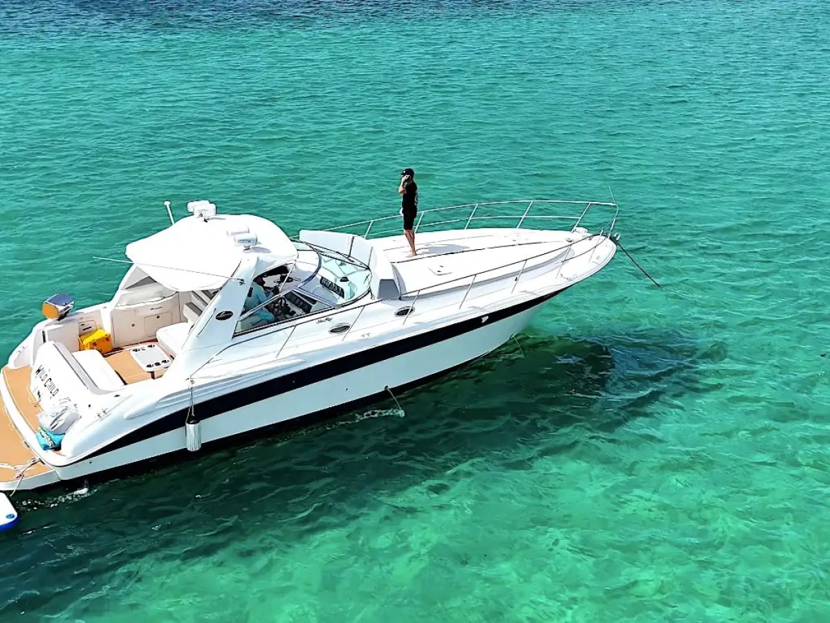44' SeaRay - Yacht Rental in Sunny Isles, Florida