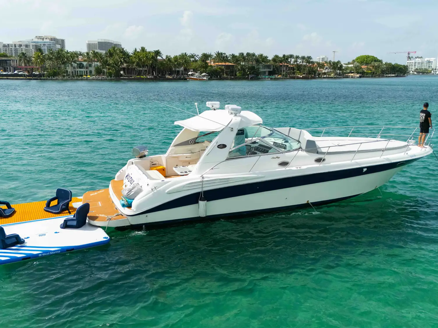 44' SeaRay - Yacht Rental in Sunny Isles, Florida