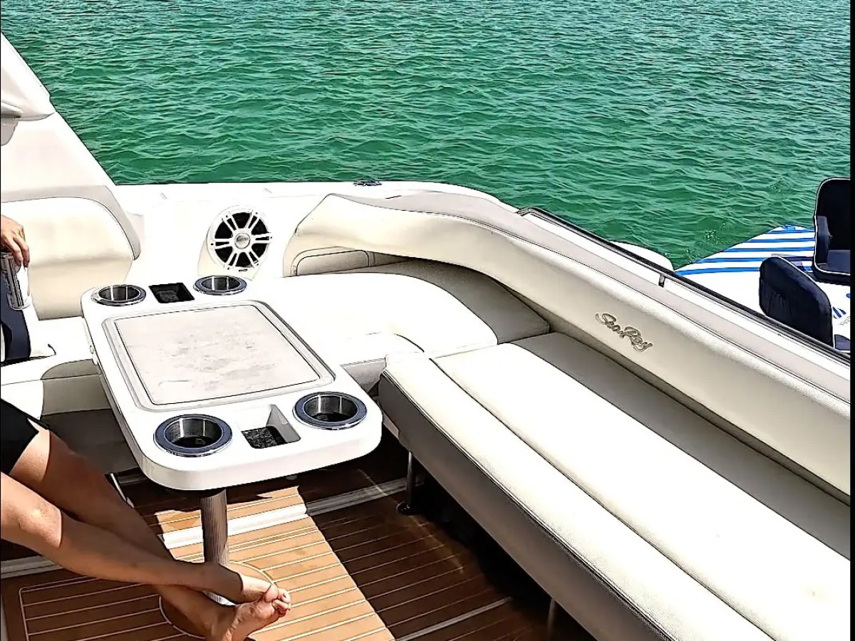 44' SeaRay - Yacht Rental in Sunny Isles, Florida