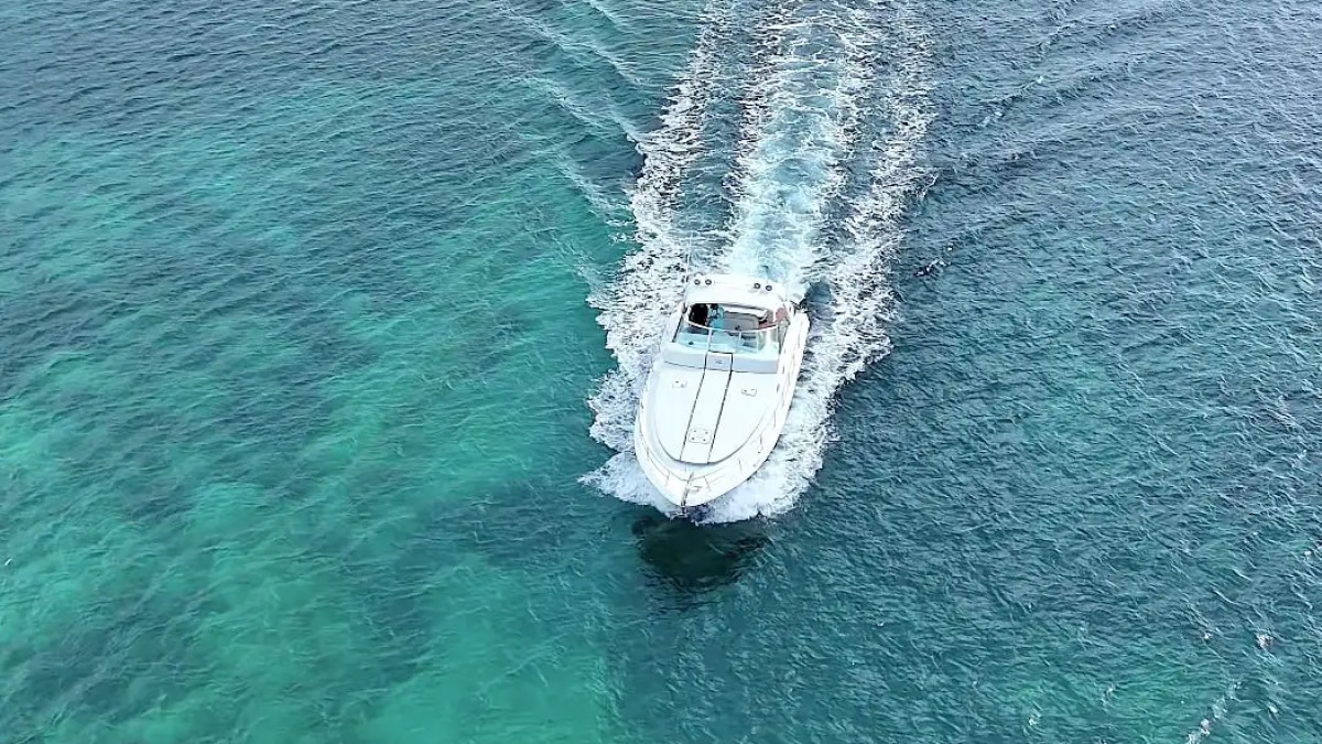 44' SeaRay - Yacht Rental in Sunny Isles, Florida