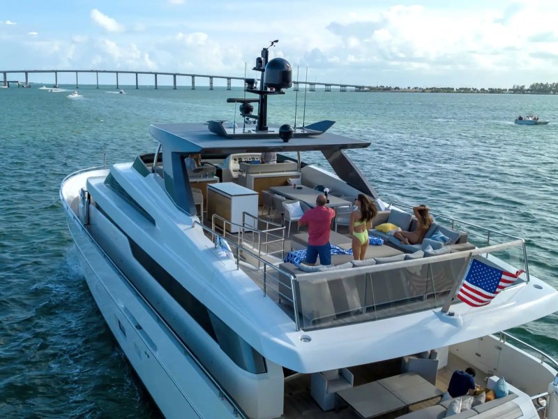 97' San Lorenzo - Yacht Rental in Miami Beach, Florida