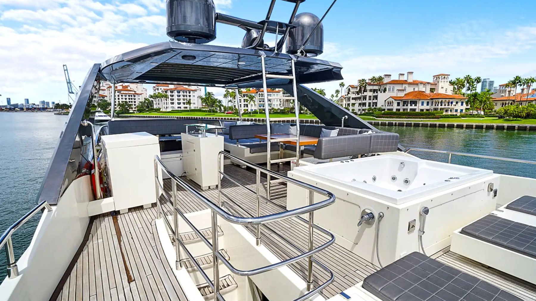80' Astondoa - Yacht Rental in Fort Lauderdale, Florida