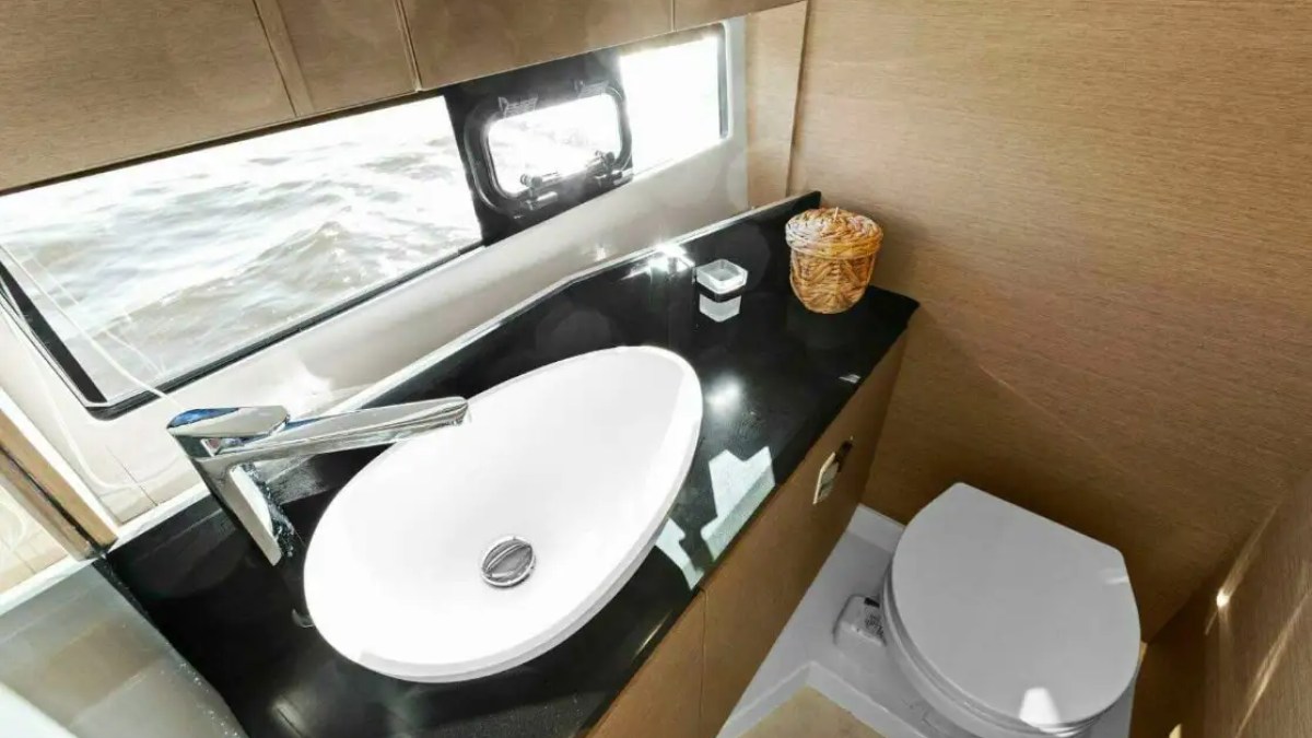 47' Prestige - Boat Rental in St. Petersburg, Florida