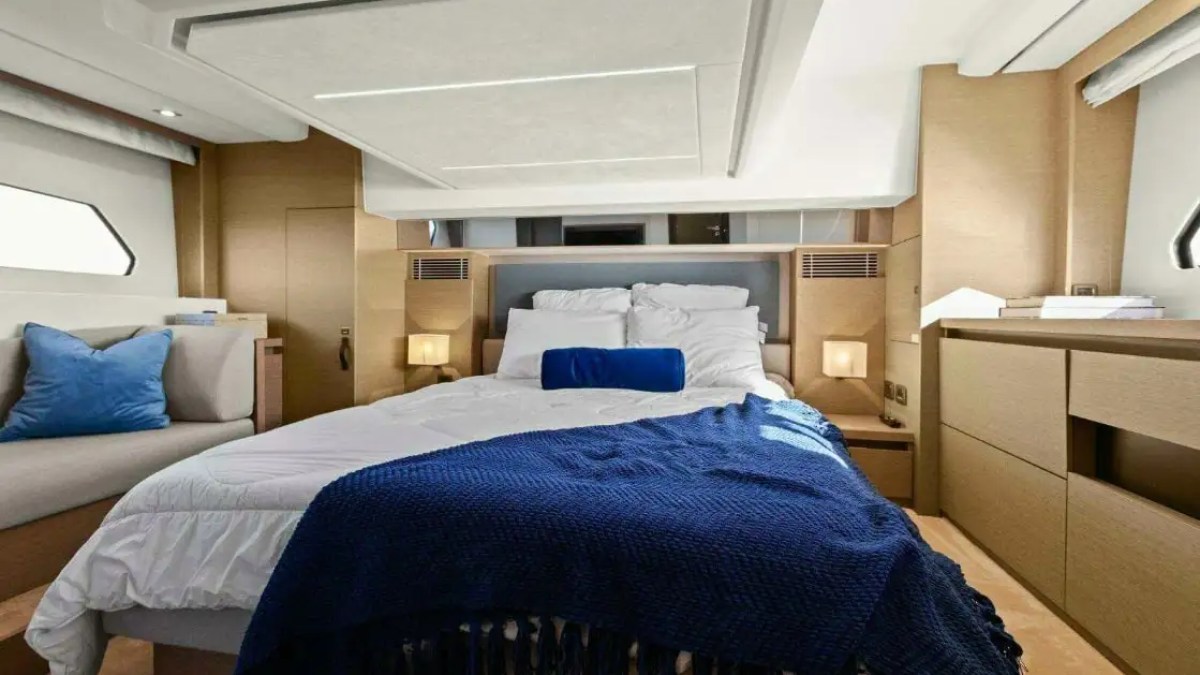 47' Prestige - Boat Rental in St. Petersburg, Florida