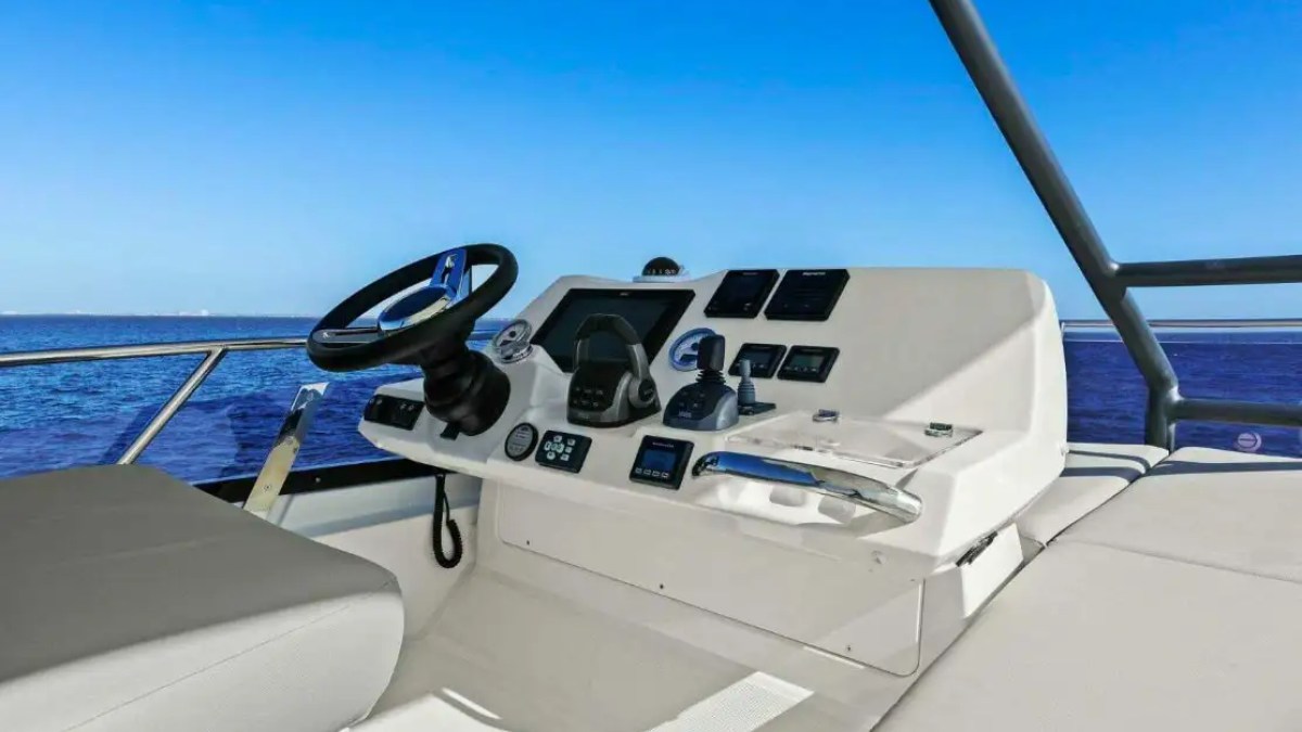 47' Prestige - Boat Rental in St. Petersburg, Florida