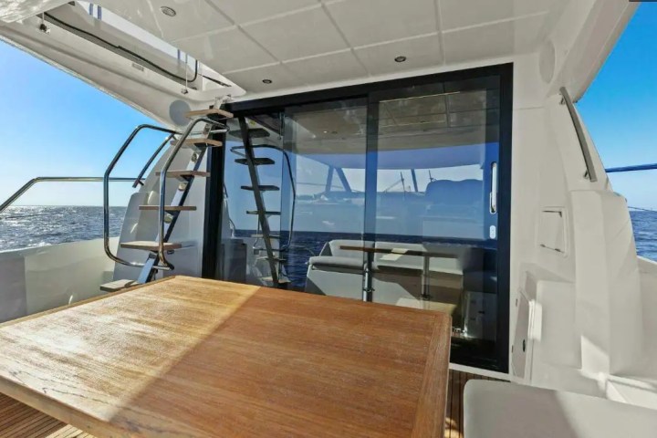 47' Prestige - Boat Rental in St. Petersburg, Florida