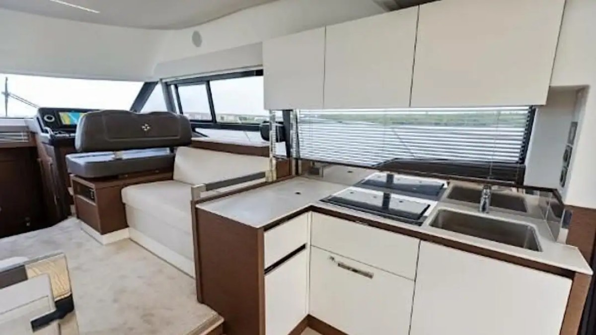 47' Prestige - Boat Rental in St. Petersburg, Florida