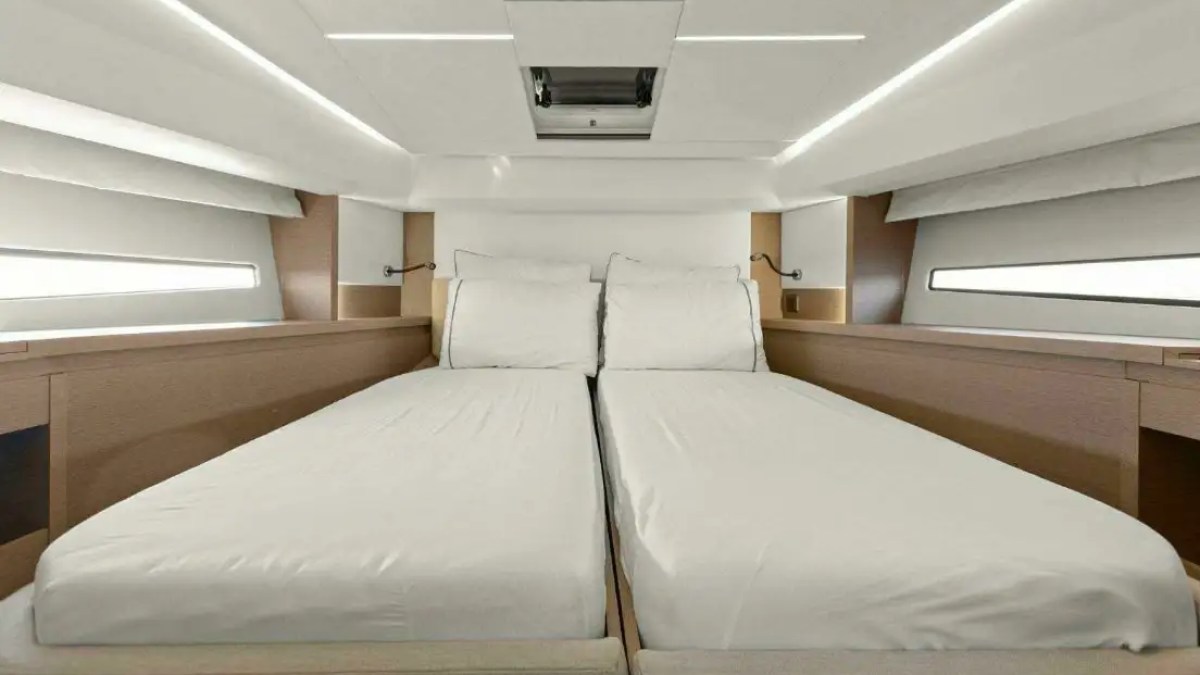 47' Prestige - Boat Rental in St. Petersburg, Florida