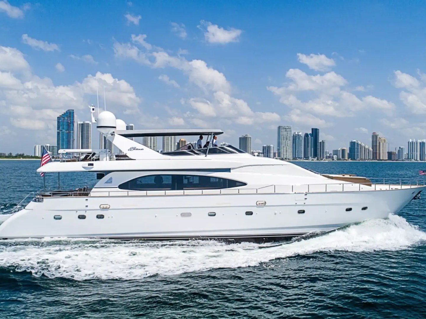 85′ Azimut panoramic water view Miami – image 19