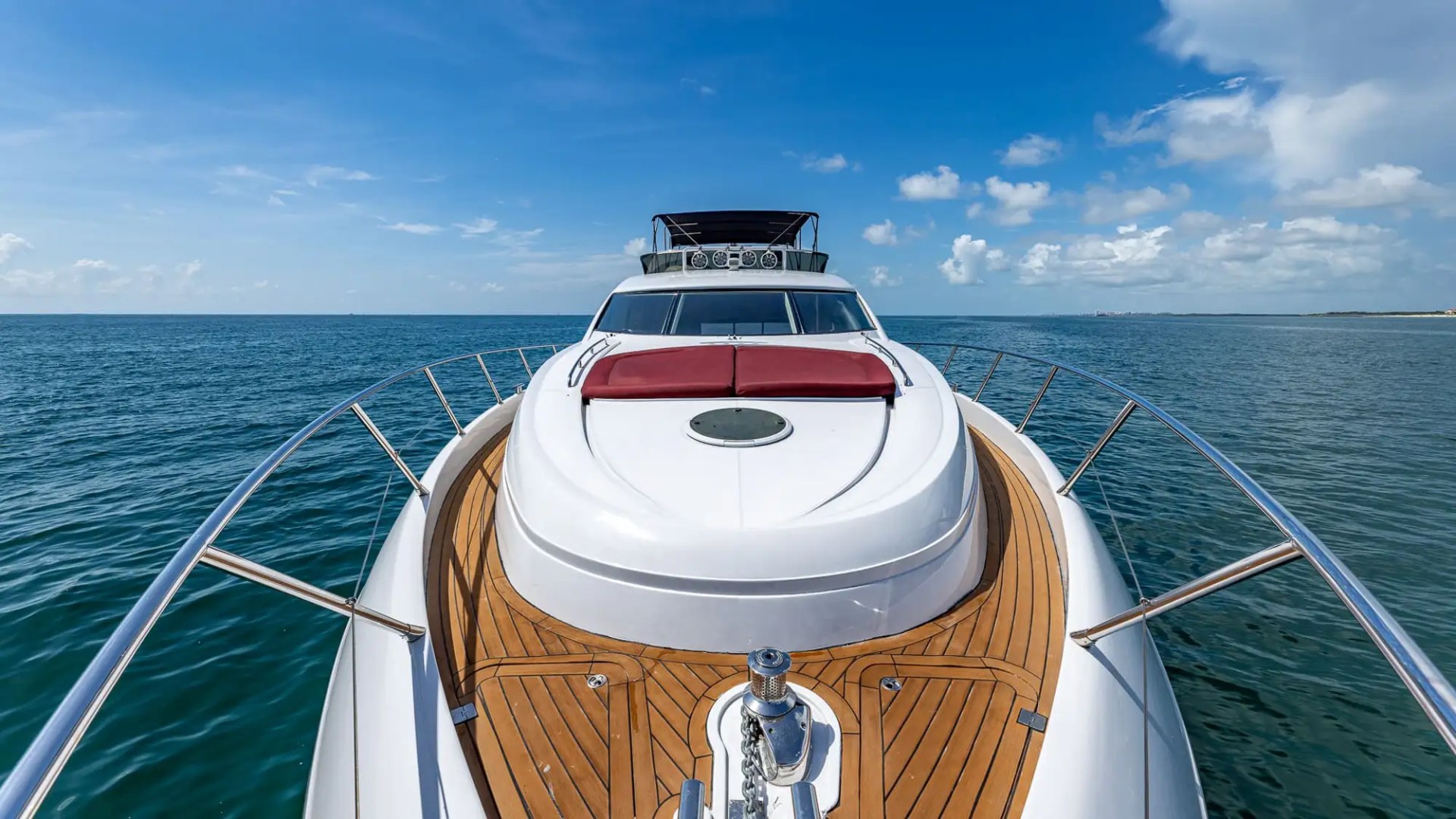 Bow sunpad lounge on 80′ Sunseeker Miami