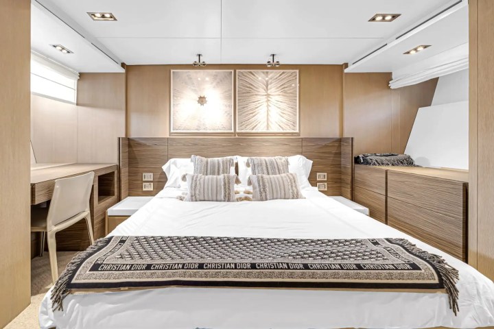 97' San Lorenzo - Yacht Rental in Miami Beach, Florida