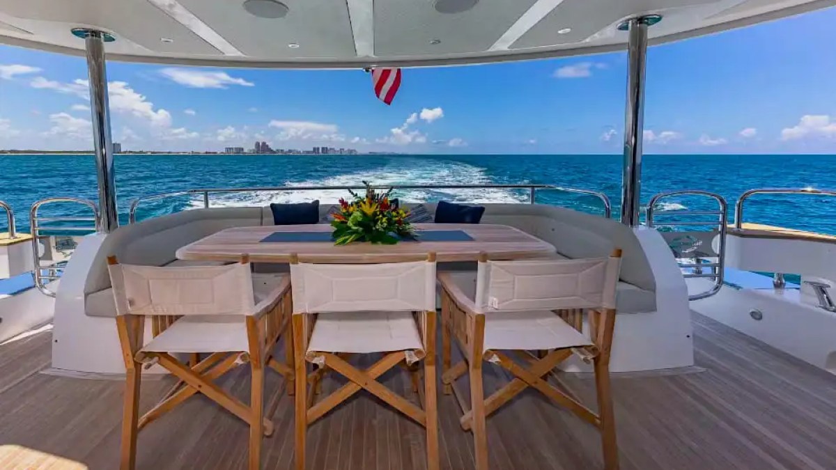 95' SunSeeker - Yacht Rental in Fort Lauderdale, Florida