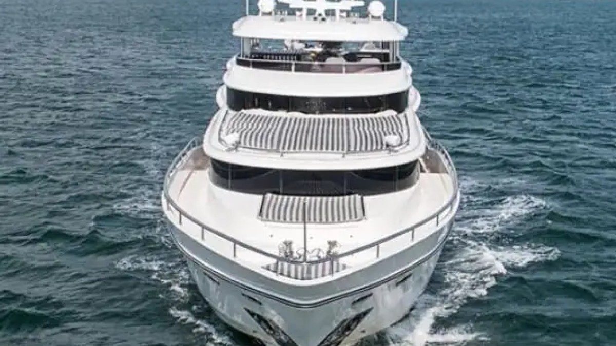 Bow entertainment terrace on 103′ Johnson Key Biscayne