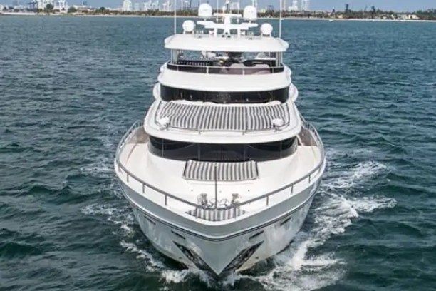 Bow entertainment terrace on 103′ Johnson Key Biscayne