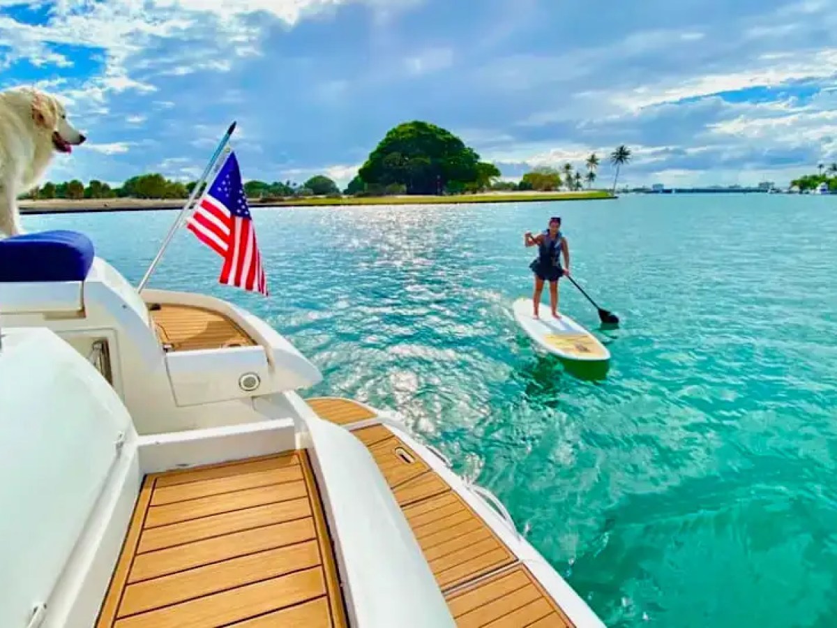 52' Fairline - Yacht Rental in Riviera Beach, Florida
