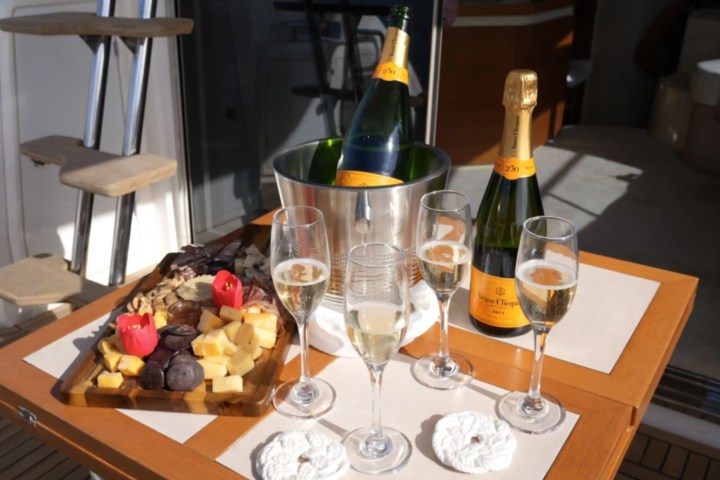 40' Azimut - Boat Rental in Tampa, Florida