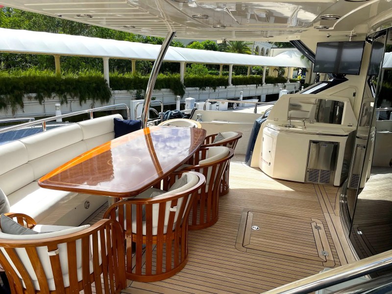 90' SunSeeker - Yacht Rental in Miami Beach, Florida