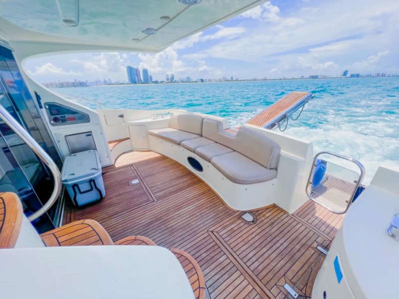 50' Azimut - Yacht Rental in Hollywood, Florida