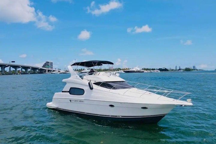 46' Silverton - Boat Rental in Miami Beach, Florida