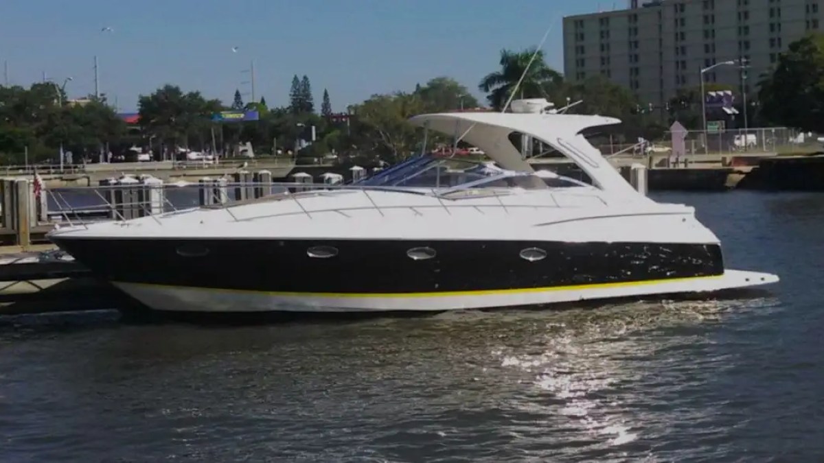 40' Regal - Boat Rental in Sarasota, Florida