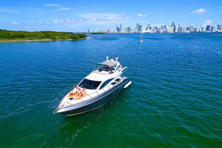 57' Azimut - Yacht Rental in Miami Beach, Florida