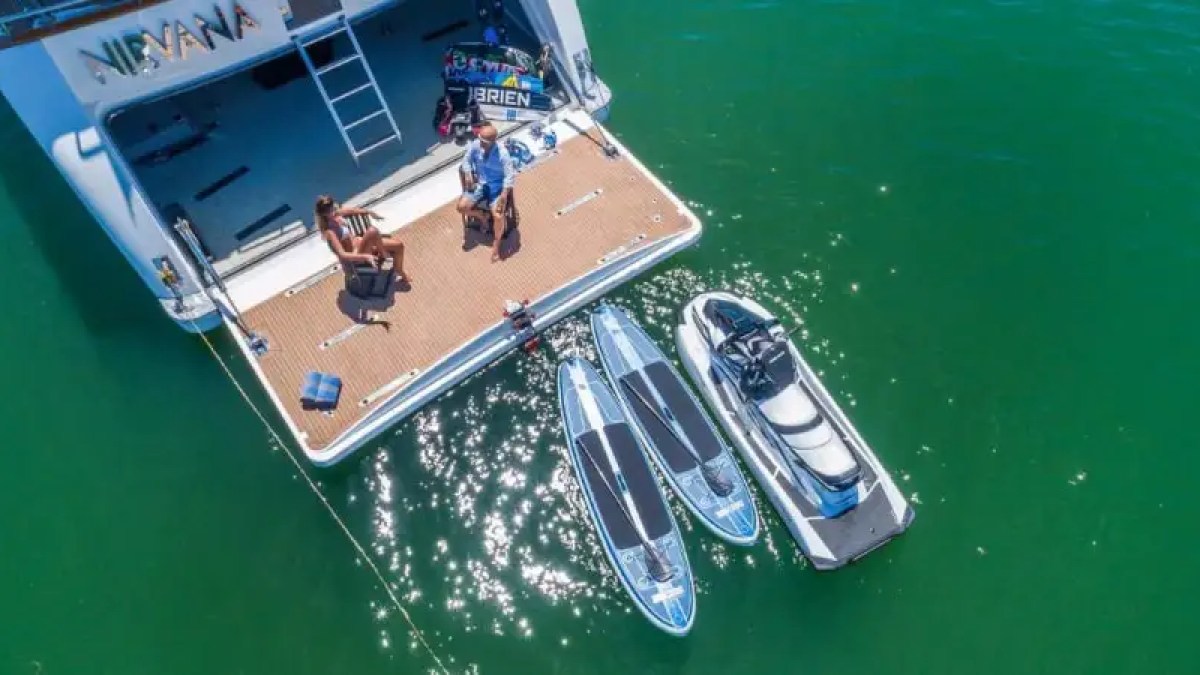 110' Horizon - Yacht Rental in Miami Beach, Florida