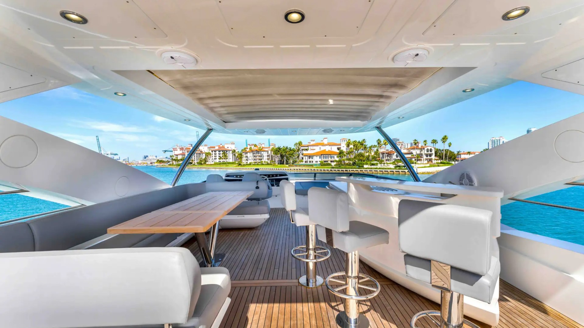 96' Sunseeker - Yacht Rental in Miami Beach, Florida