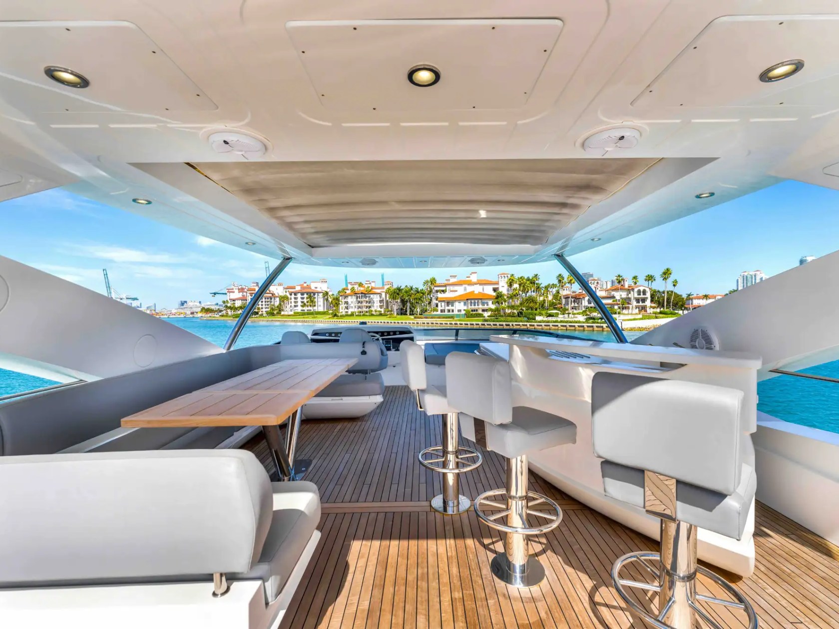 96' Sunseeker - Yacht Rental in Miami Beach, Florida