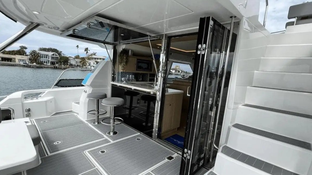 50' Aquila - Yacht Rental in St. Petersburg, Florida