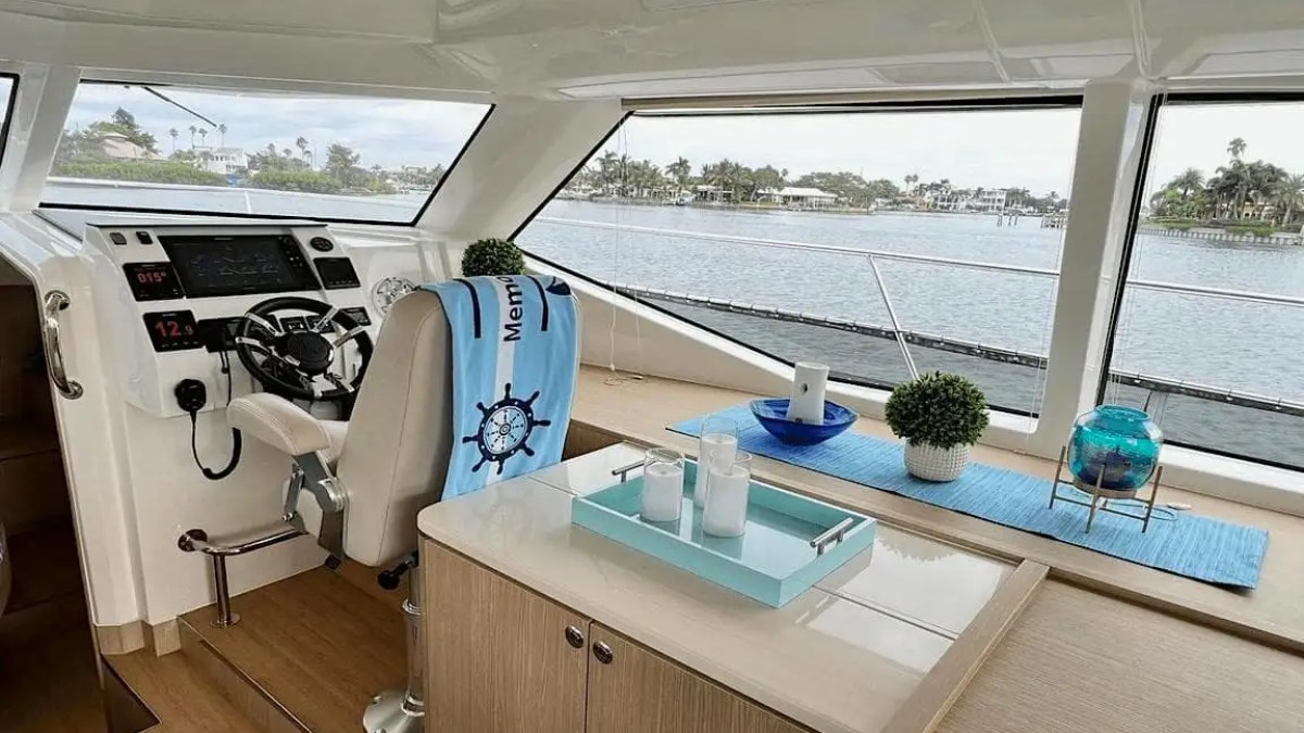 50' Aquila - Yacht Rental in St. Petersburg, Florida