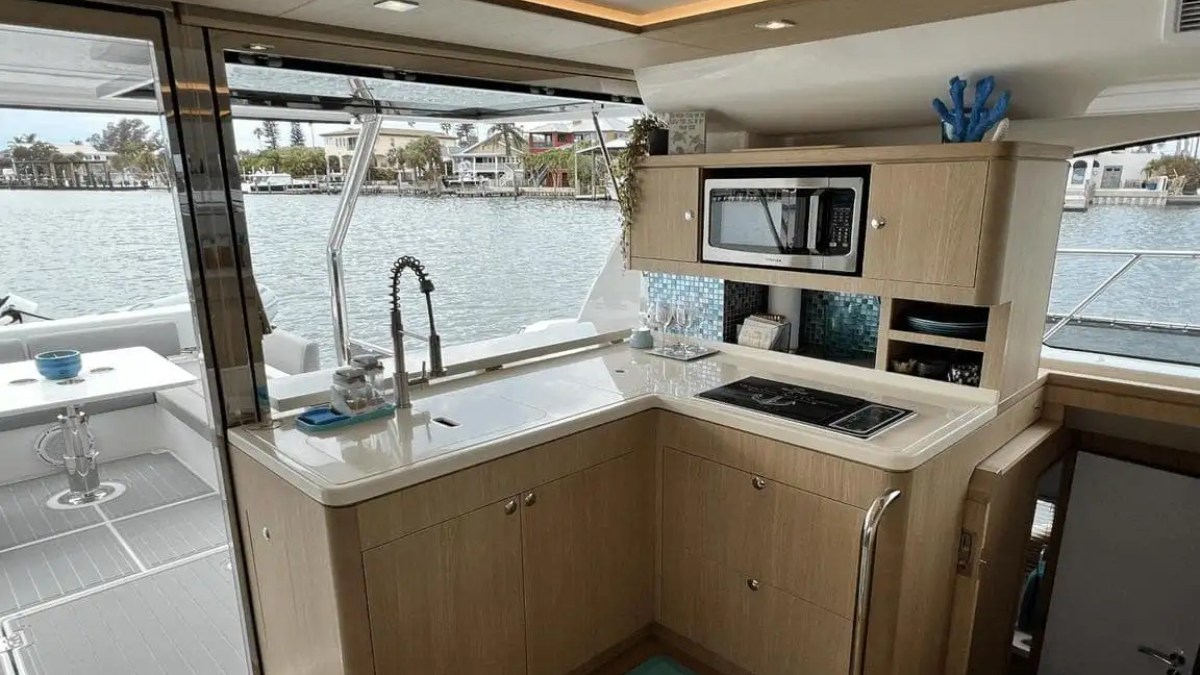 50' Aquila - Yacht Rental in St. Petersburg, Florida