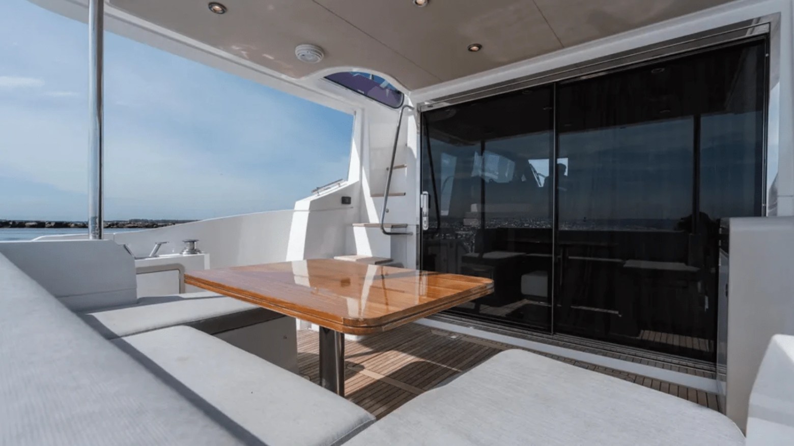 50′ Azimut yacht docked stern view
