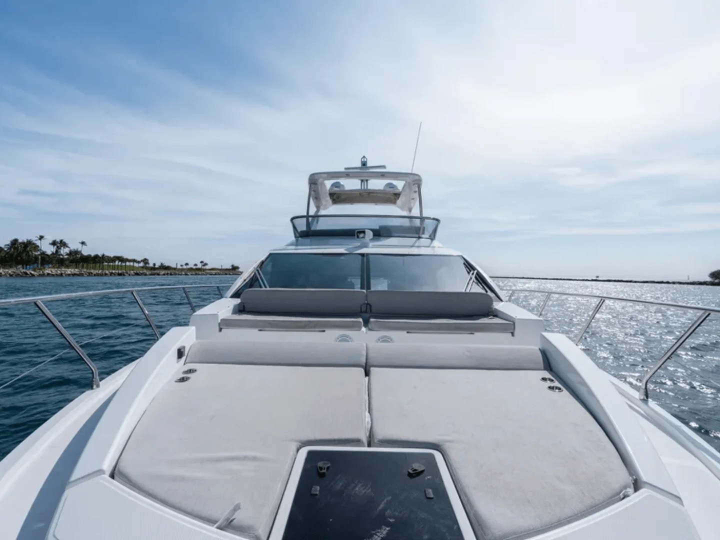 50′ Azimut yacht morning light cruising