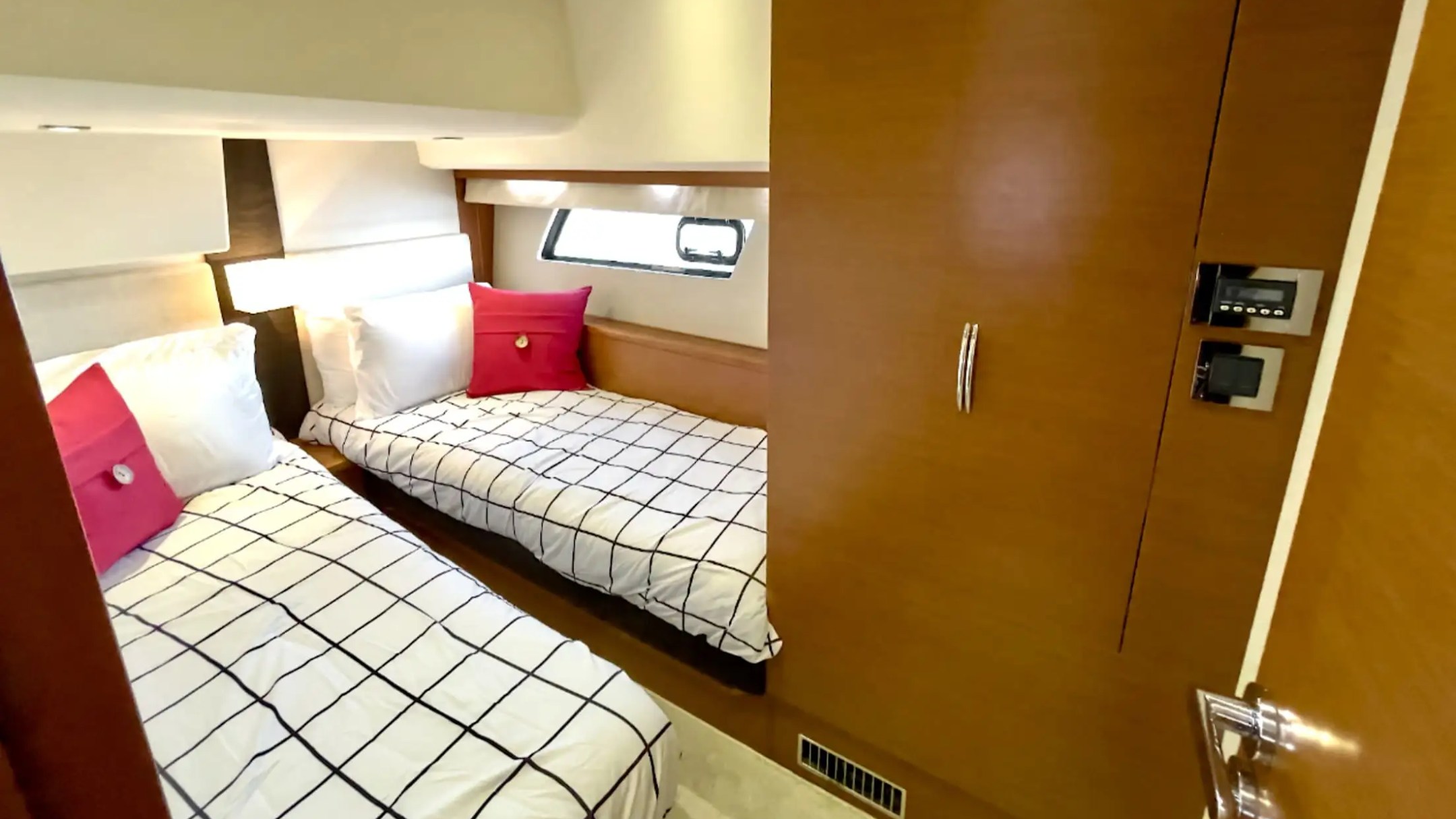 50' Prestige - Yacht Rental in Tampa, Florida