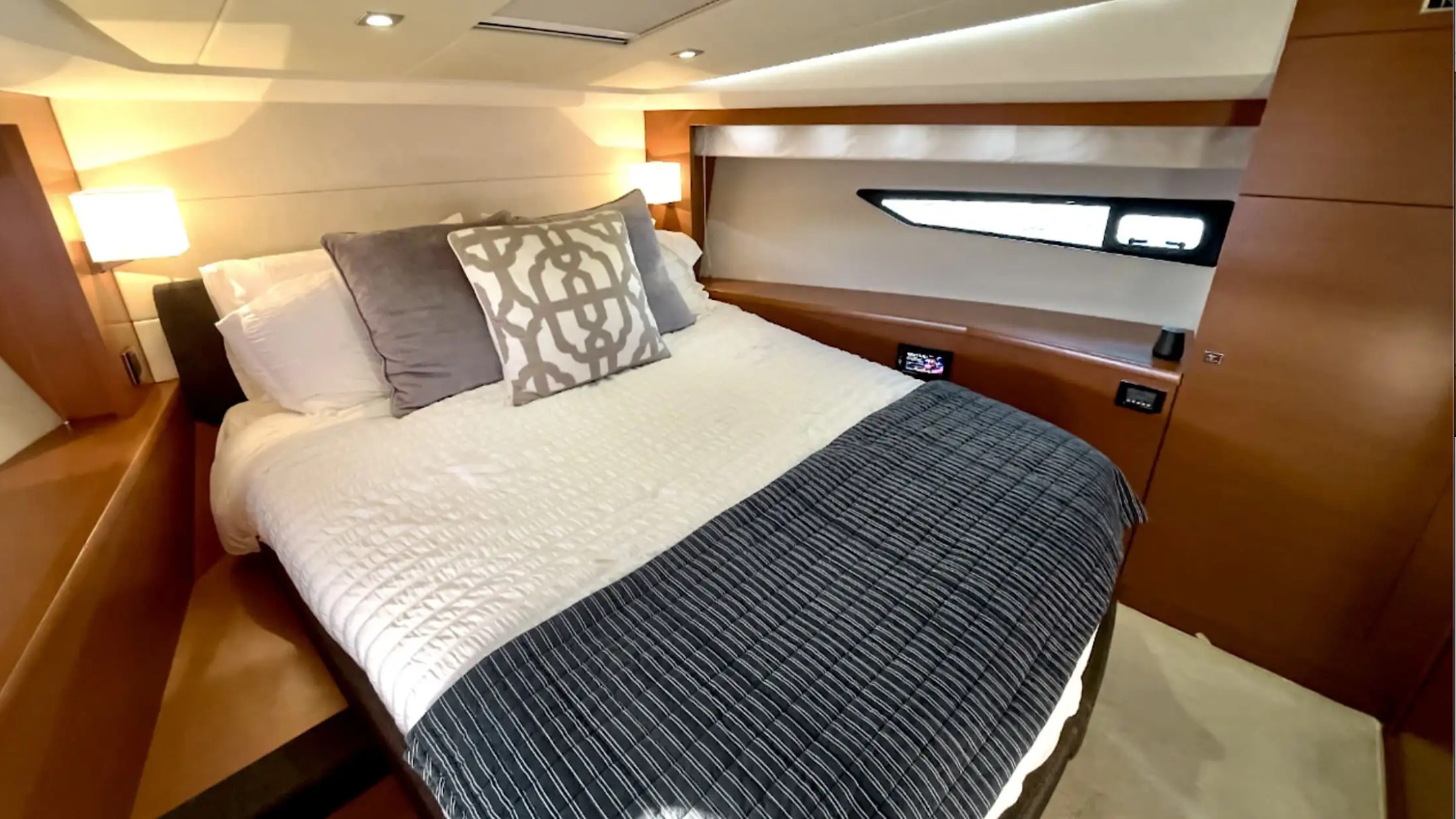 50' Prestige - Yacht Rental in Tampa, Florida