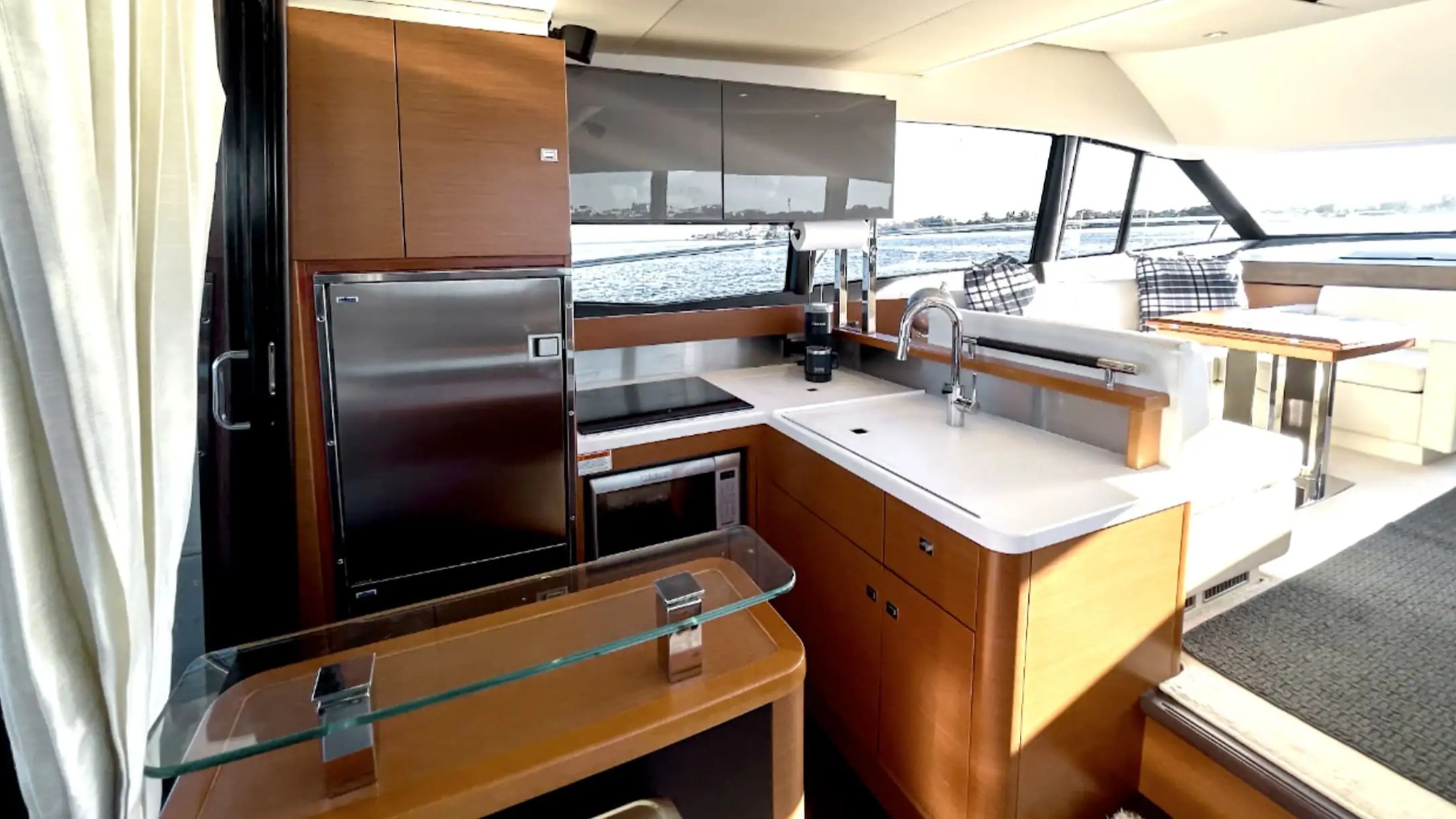 50' Prestige - Yacht Rental in Tampa, Florida