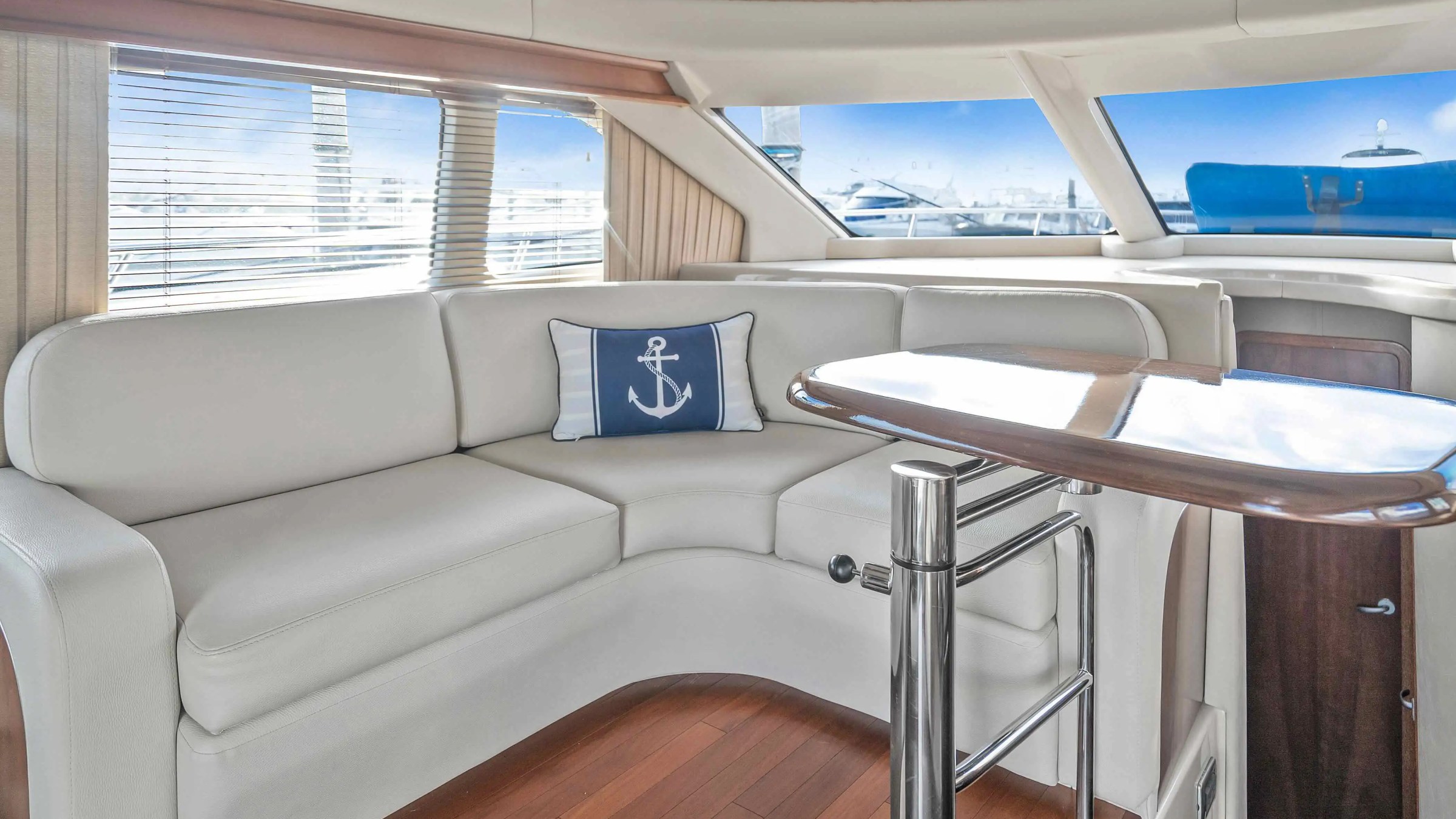 50′ SeaRay guests lounging Miami